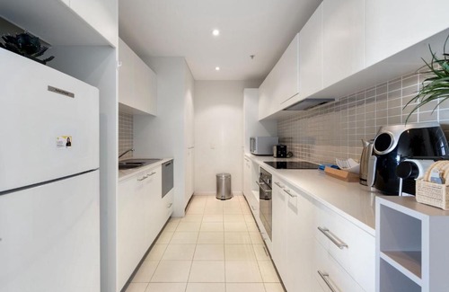 Phillip Apartment | Comfortable 1-Bed Apartment with Balcony