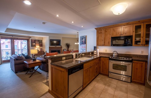 Crested Butte Condo | Comfortable 1 Bedroom Condo - Slopeside - No Cleaning Fee! by RedAwning
