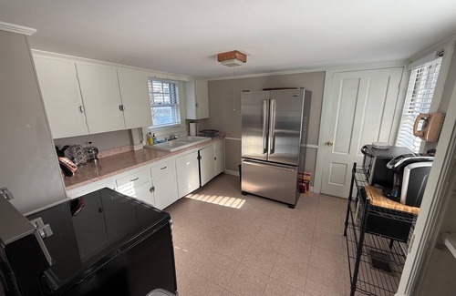 Salem Apartment | Comfortable 1-bedroom apartment in downtown Salem