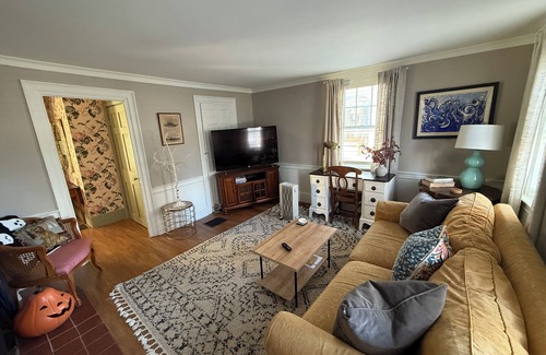 Salem Apartment | Comfortable 1-bedroom apartment in downtown Salem