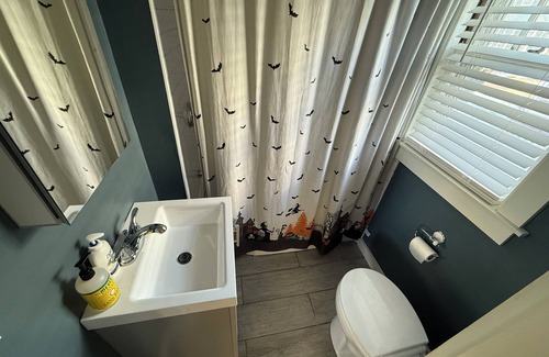 Salem Apartment | Comfortable 1-bedroom apartment in downtown Salem