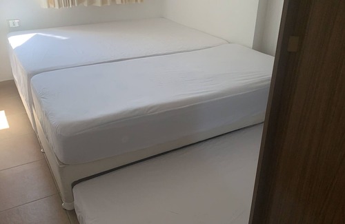 Tupi Apartment | Comfortable 1 bedroom apartment Praia Grande vila tupi