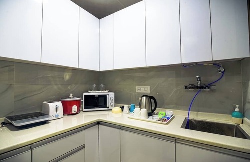 DLF City Apartment | Comfortable 1 Bhk Serviced Apartment w/Hill view