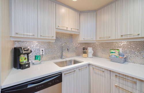 Saskatoon Downtown Apartment | Comfortable 1BR Retreat in Downtown. Fully Equipped with Wi-fi and Parking Space