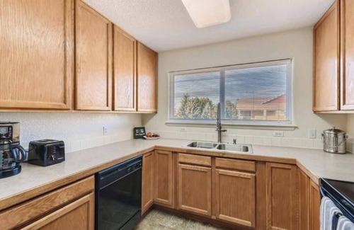 Broomfield Villa | Comfortable 2 BDR/2 BA Condo in Golf Community