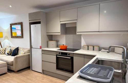 Acresford Apartment | Comfortable 2 Bed Apartment