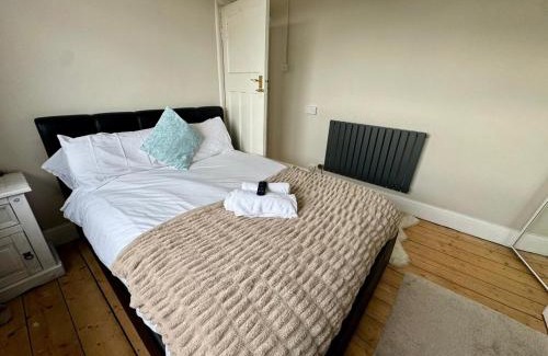 Mynyddbach House | Comfortable 2-Bed Home near Swansea Bay
