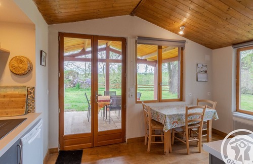 Montilliers Cottage | Comfortable 2-bedroom cottage with garden, pets allowed, Wifi, parking