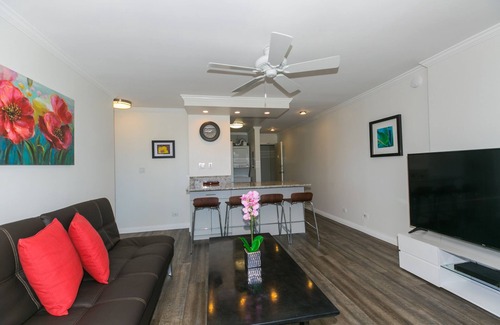 Waikiki Condo | Comfortable 2 Bedroom, 2 Bath, Free Parking, Walk to Beach