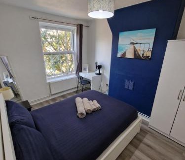 Kennington Apartment | Comfortable 2 bedrooms flat in Oval Central London