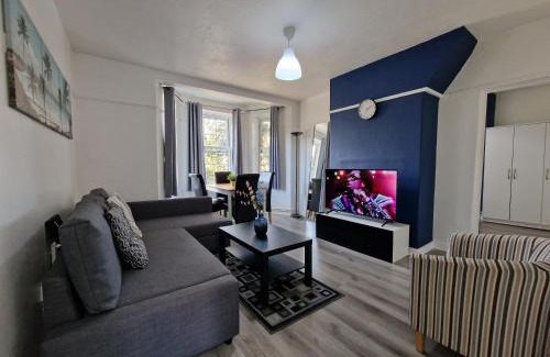 Kennington Apartment | Comfortable 2 bedrooms flat in Oval Central London