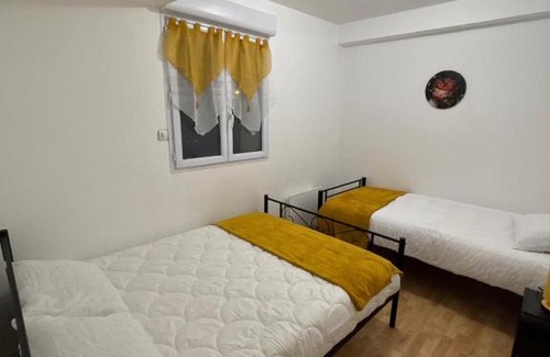 Bondy Apartment | Comfortable 2 Beds Apartment - Surburb of Paris