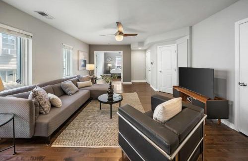 Mount Auburn Apartment | Comfortable 2BR Condo near City Center