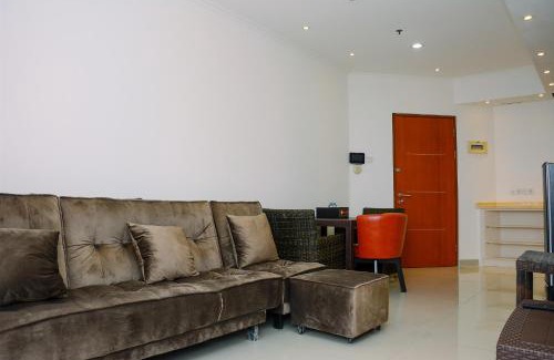 Chinatown Apartment | Comfortable 2BR Green Central City Glodok Apartment By Travelio