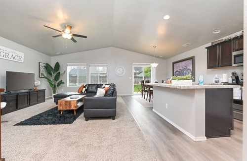 Nampa House | Comfortable 3 bed 2 bath home in Nampa - Sleeps 6