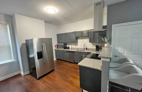 Mount Auburn House | Comfortable 3-Bedroom Home 3-min drive to Downtown