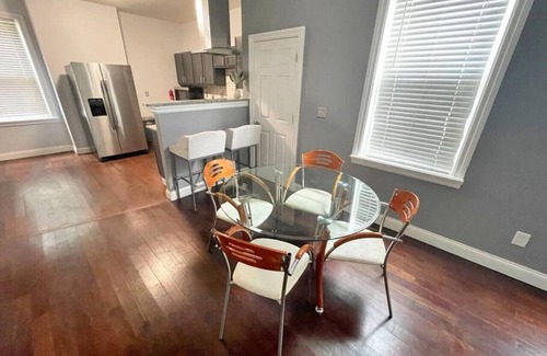 Mount Auburn House | Comfortable 3-Bedroom Home 3-min drive to Downtown