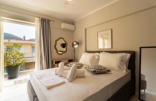 Neapoli Villa | Comfortable 3-Bedroom Maisonette Near the Sea