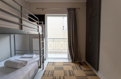 Neapoli Villa | Comfortable 3-Bedroom Maisonette Near the Sea
