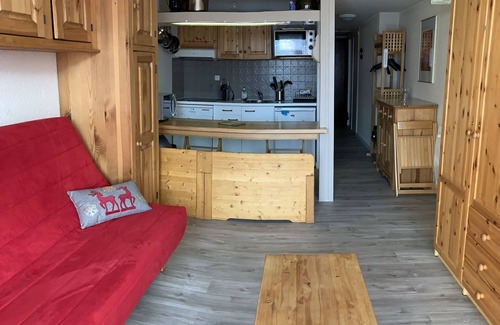 Les Deux Alpes Apartment | Comfortable, 32m2 apt. with south-facing balcony towards the Alpes' slopes