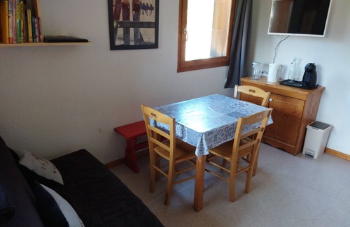 Saint-Etienne-en-Devoluy Apartment | Comfortable 4-person apartment with 2 bedrooms