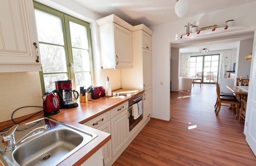 Warnemuende Apartment | comfortable 4-star roof terrace apartment, quiet and central