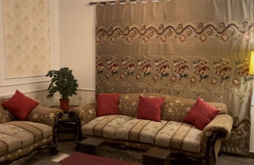 Bahria Town House | Comfortable 5 bedroom house in heart of Lahore