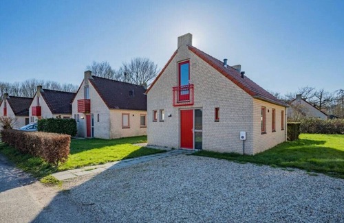 Ewijk House | Comfortable 6p vacation home with charging station