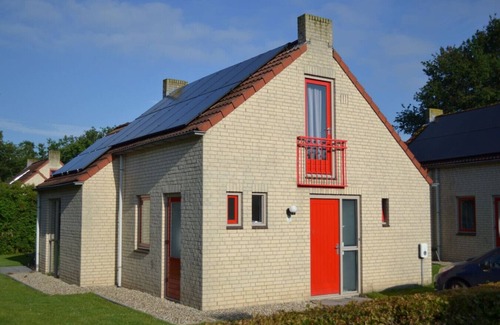 Ewijk House | Comfortable 6p vacation home with charging station