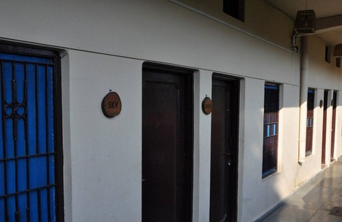Rishikesh Cottage | Comfortable AC Rooms Near the Ganga