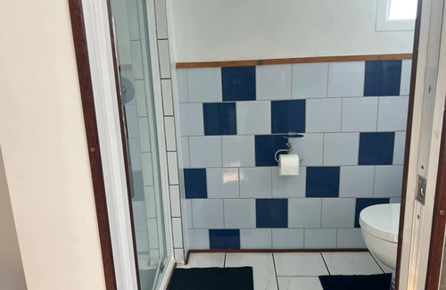 Gisborne Apartment | Comfortable and clean Appartment with Sunroom