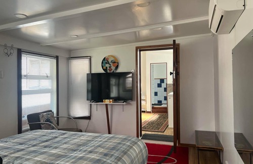 Gisborne Apartment | Comfortable and clean Appartment with Sunroom