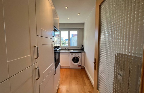 Riou - Petit Juas - Av de Grasse Apartment | Comfortable and fully equiped two bedroom apartment