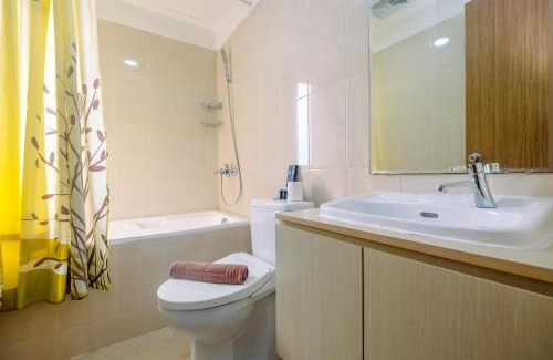Cikarang Apartment | Comfortable and Spacious 2BR at Oasis Cikarang Apartment By Travelio