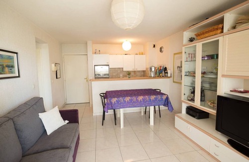 Boulouris-sur-Mer House | Comfortable apartment near the beach and services
