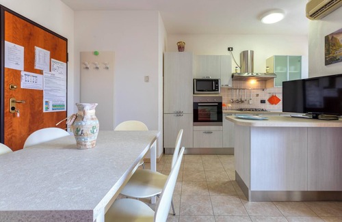 La Pietraia Apartment | Comfortable Apartment “Corallo” close to the Beach with A/C & Terrace