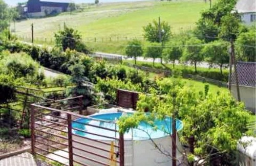 Obernaundorf Apartment | Comfortable apartment in Obernaundorf with shared pool, 45m²