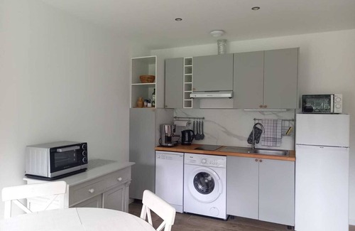 Asserac Apartment | Comfortable apartment, GR34, Pen Bé