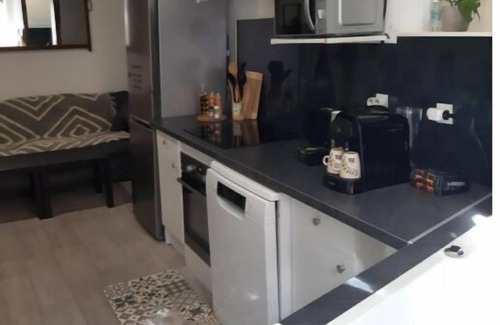 Regusse Apartment | Comfortable apartment near the Sainte Croix lake