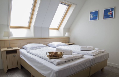 Midsland Apartment | Comfortable apartment 1.7 km from the beach