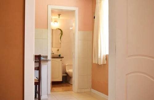 Quito House | Comfortable apartment, well located in the lowest area of tumbaco`s valley