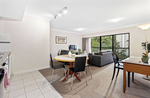 Perth Central Business District Apartment | Comfortable Apartment with Pool, Gym & Tennis Access