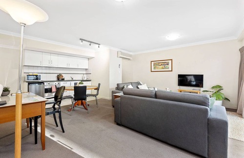 Perth Central Business District Apartment | Comfortable Apartment with Pool, Gym & Tennis Access