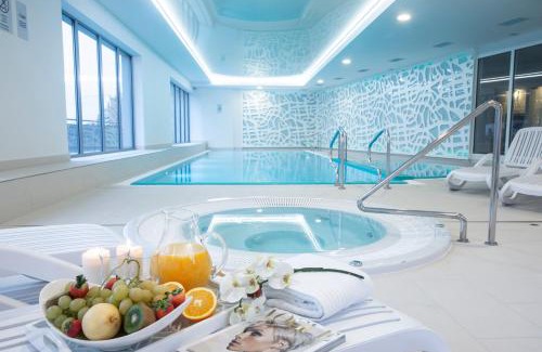 Old Town Apartment | Comfortable Apartments with Access to the Gym Dom & House