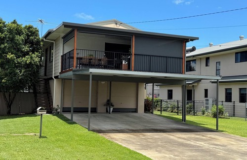 Birkdale House | Comfortable Bayside Home ~ One to Three Month Rental, flexible dates
