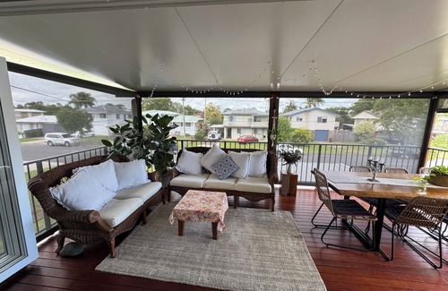 Birkdale House | Comfortable Bayside Home ~ One to Three Month Rental, flexible dates