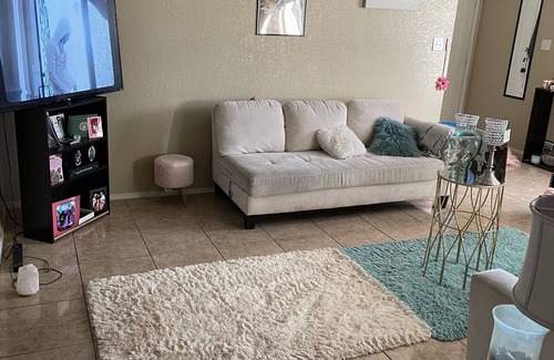Killeen House | Comfortable Beautifully Decorated home near food places an Army base