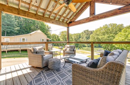Lynchburg Cabin | Comfortable cabin in Lynchburg with a lake view.5 miles from Jack Daniel