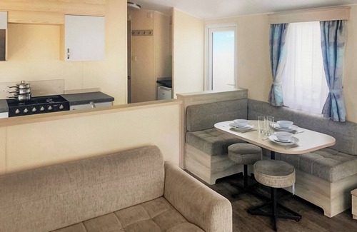 Mablethorpe and Sutton House | Comfortable caravan with one double and one twin.