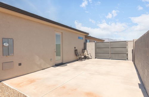 Hurricane House | Comfortable & Central to all the activities